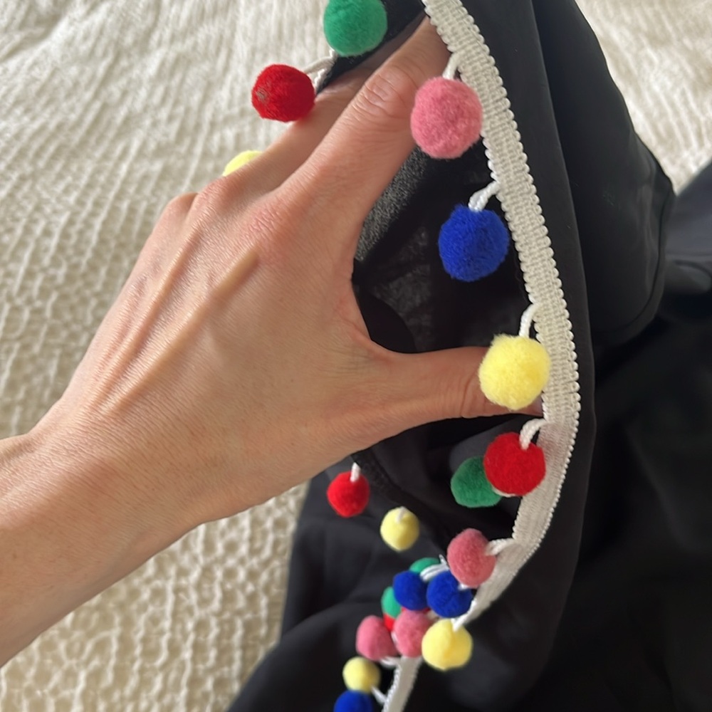Pom Pom cover up 🌈 - Picture 7 of 7